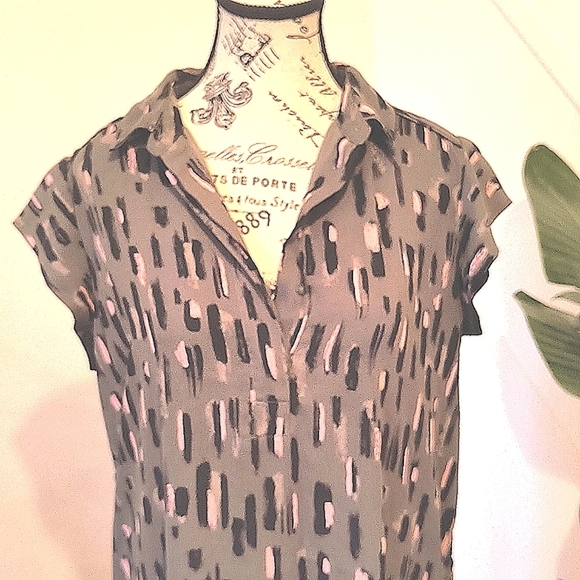 Midi dress. Size large, Green black and light pink. Great Condition - Picture 5 of 9